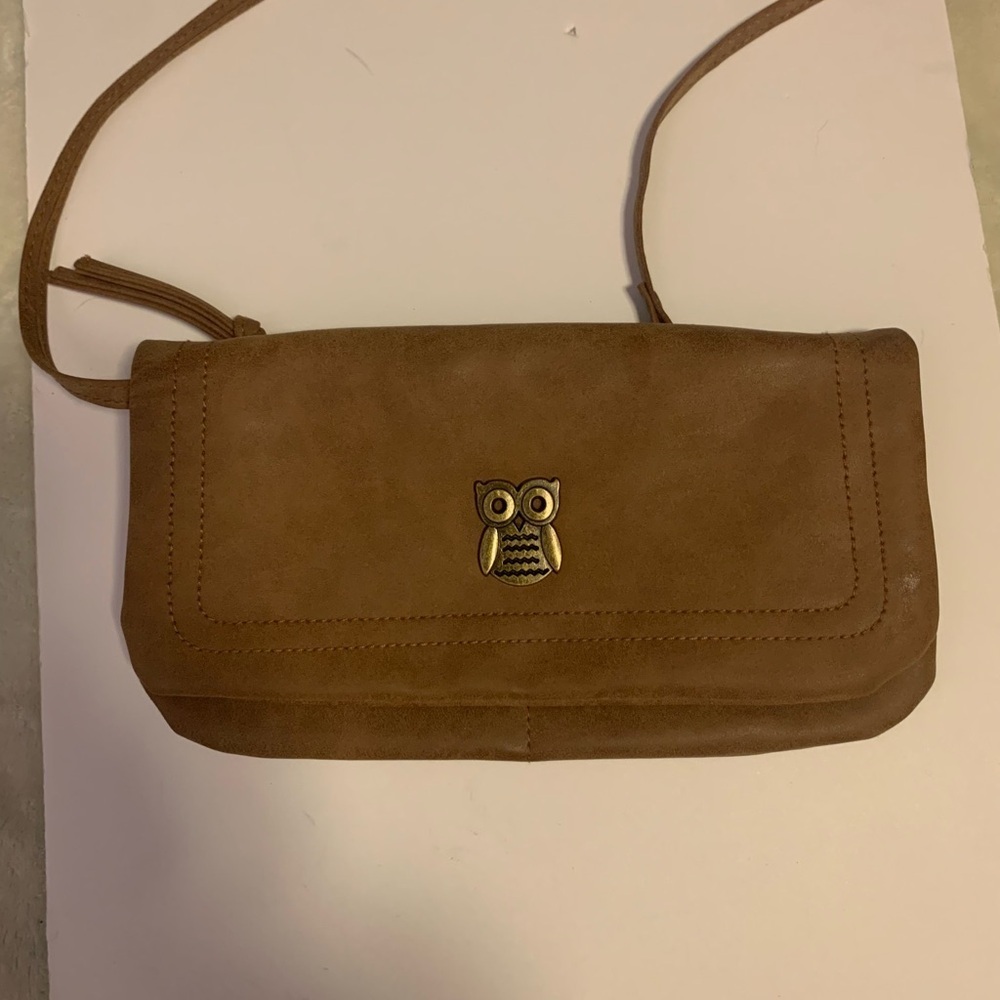 TAN LEATHER (VEGAN) CROSSBODY WITH BRASS OWL ADORNMENT